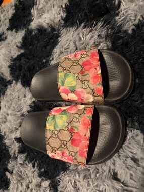🌸 Gucci GG Blooms Slide Sandals – Size 36 🌸